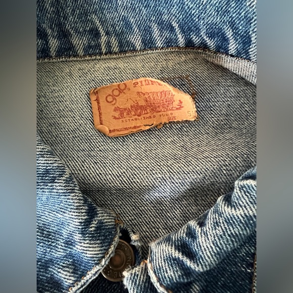 GAP jean jacket - size small would fit a medium - Picture 2 of 3